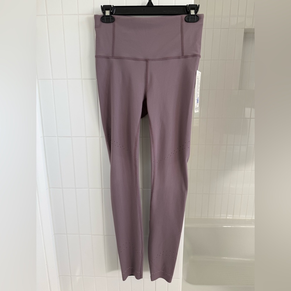 NWT Lululemon Zoned In Tight Size 8
